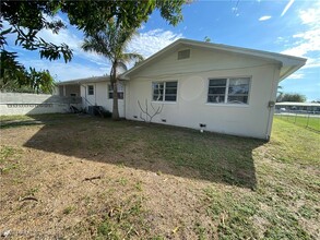 3923 Edgewood Ave in Ft. Myers, FL - Building Photo - Building Photo