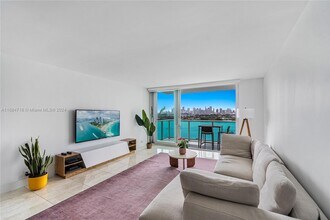 1000 West Ave, Unit # 1516 in Miami Beach, FL - Foto de edificio - Building Photo