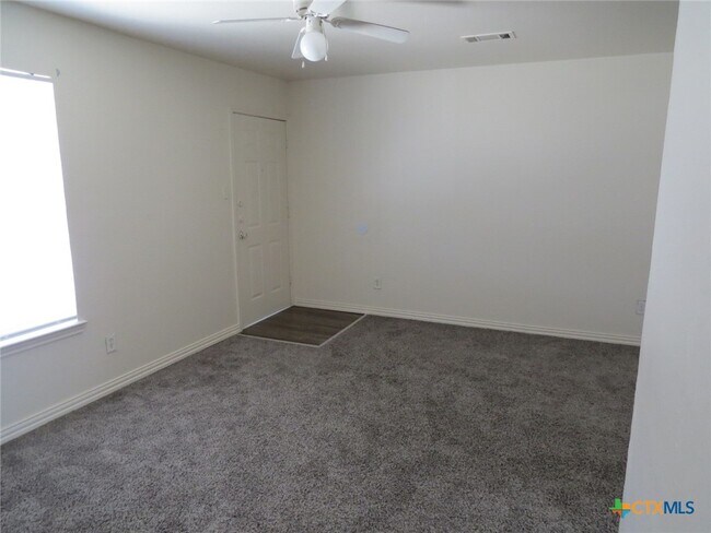 1602 Benttree Dr in Killeen, TX - Foto de edificio - Building Photo