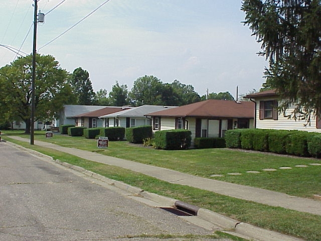 1125-1135 E Locust St in Lancaster, OH - Building Photo