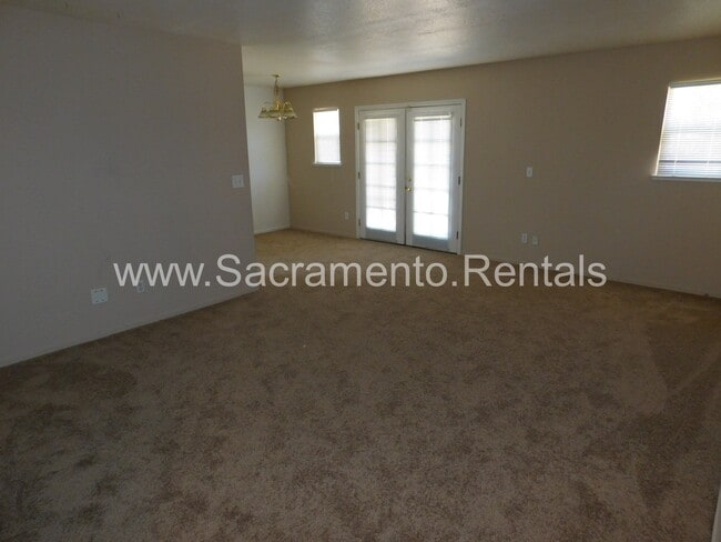 4111 Astoria St in Sacramento, CA - Building Photo - Building Photo