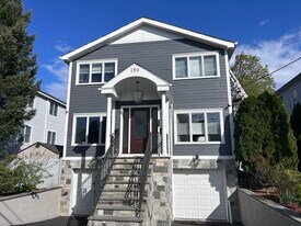 180 Lake Ave, Unit 2-topfloor in Tuckahoe, NY - Building Photo