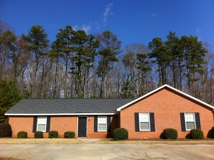 Lavender Lakes Apartments in Athens, GA - Foto de edificio