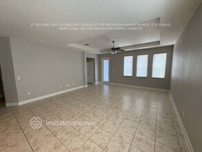 16009 Loneoak View Dr in Fish Hawk, FL - Building Photo - Building Photo