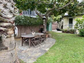 2900 Exposition Blvd, Unit C in Santa Monica, CA - Building Photo - Building Photo