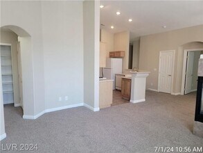 8728 Tom Noon Ave in Las Vegas, NV - Building Photo - Building Photo