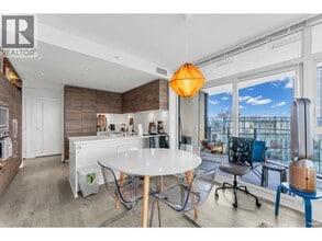 7388 Kingsway in Burnaby, BC - Building Photo - Building Photo