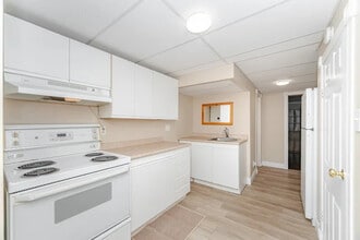 5 Gairey Dr in Halton Hills, ON - Building Photo - Building Photo