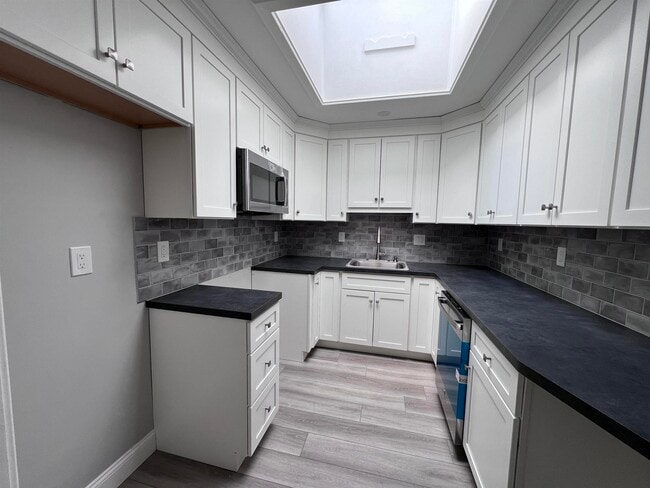 444 Lafayette Rd in Hampton, NH - Building Photo - Building Photo