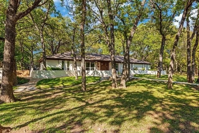 2220 Timber Creek Trail in Flower Mound, TX - Building Photo - Building Photo