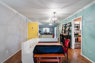 7575 Katy Fwy in Houston, TX - Building Photo - Building Photo