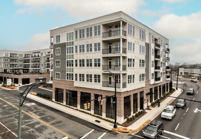 BellaAge Hickory Active Adult 55+ in Hickory, NC - Foto de edificio - Building Photo