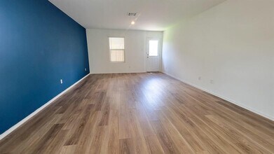 192 Gabbro Gdns in Maxwell, TX - Building Photo - Building Photo