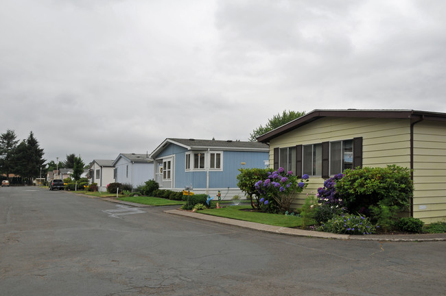 Canby Manor Mobile Court in Canby, OR - Building Photo - Building Photo