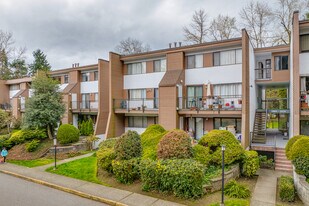 1948 Goleta Dr in Burnaby, BC - Building Photo