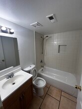 309 Columbia Dr SE, Unit B in Albuquerque, NM - Foto de edificio - Building Photo