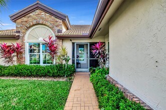 8224 Cassia Dr in Boynton Beach, FL - Building Photo - Building Photo