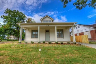 1074 Faxon Ave in Memphis, TN - Building Photo - Building Photo