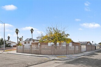 313 Fox Cir in Las Vegas, NV - Building Photo - Building Photo