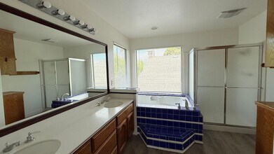 111 Nottingham Dr in Alameda, CA - Building Photo - Building Photo
