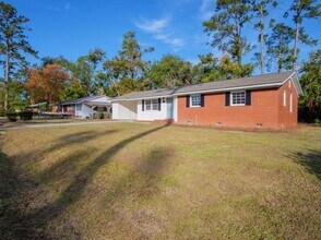 2323 Frederick Pl in Valdosta, GA - Building Photo - Building Photo