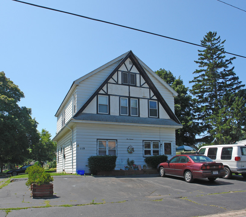 119 Brookridge Dr in Greece, NY - Foto de edificio