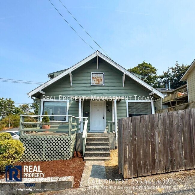 property at 3201 E D St