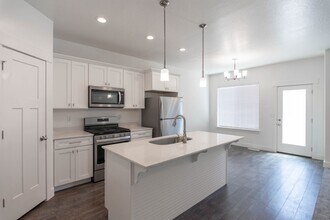 1777 W Newcastle Ln in Saratoga Springs, UT - Building Photo - Building Photo