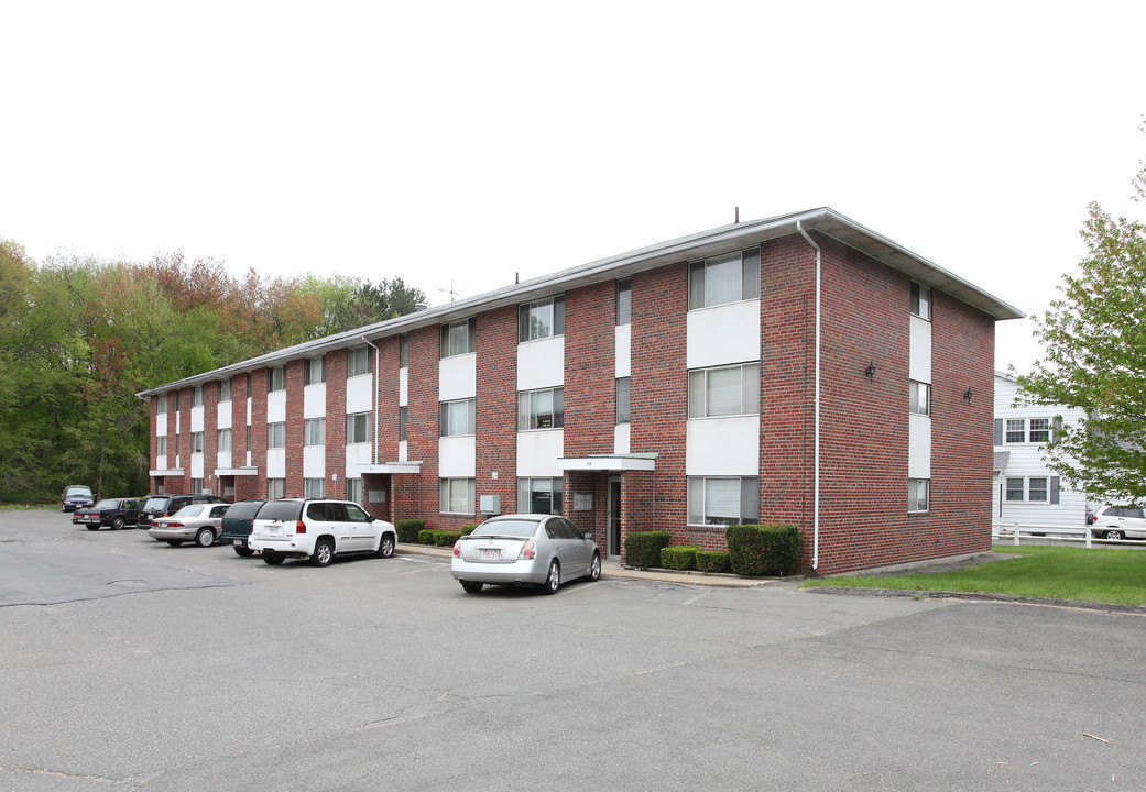 Granby Road Arms in Chicopee, MA - Building Photo