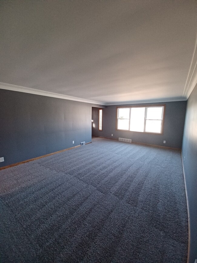 21 East and West Rd in Buffalo, NY - Foto de edificio - Building Photo