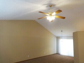 9300 Huggins Ln in Reynoldsburg, OH - Building Photo - Building Photo