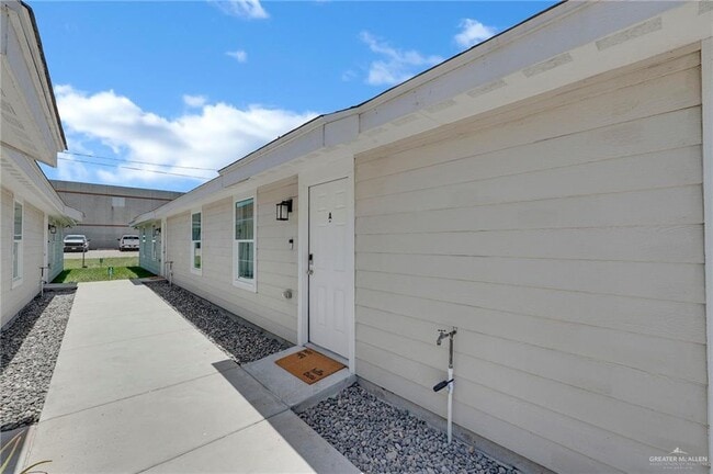 2217 Multi National in Harlingen, TX - Building Photo - Building Photo