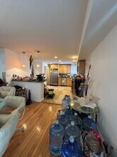 22 Broadlawn Park, Unit 22 in Chestnut Hill, MA - Foto de edificio - Building Photo
