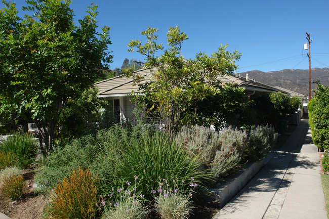 3607 Valihi Way in Glendale, CA - Foto de edificio - Building Photo