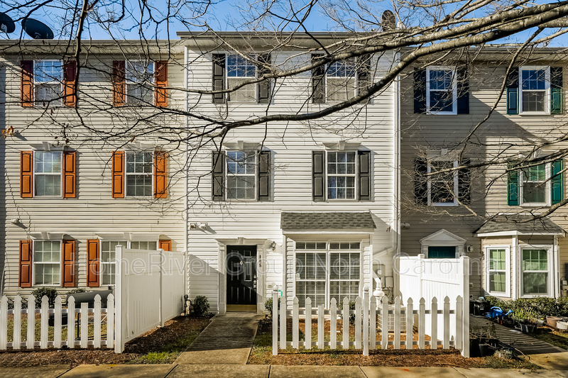 2621 Ivory Run Way in Raleigh, NC - Foto de edificio