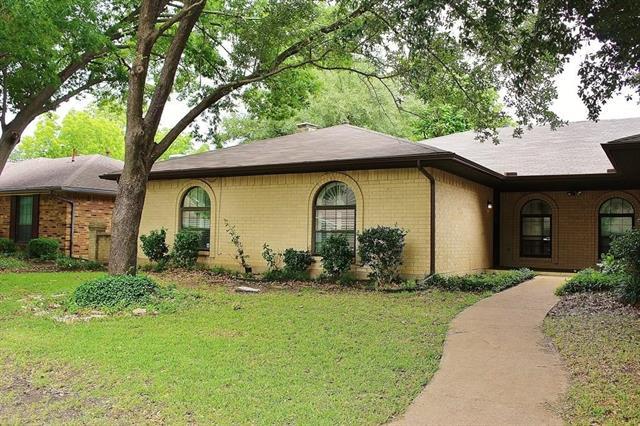 139 Shadybrook Dr in Desoto, TX - Foto de edificio