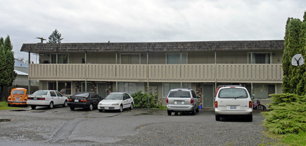 5907 Parker Rd E in Sumner, WA - Foto de edificio - Building Photo