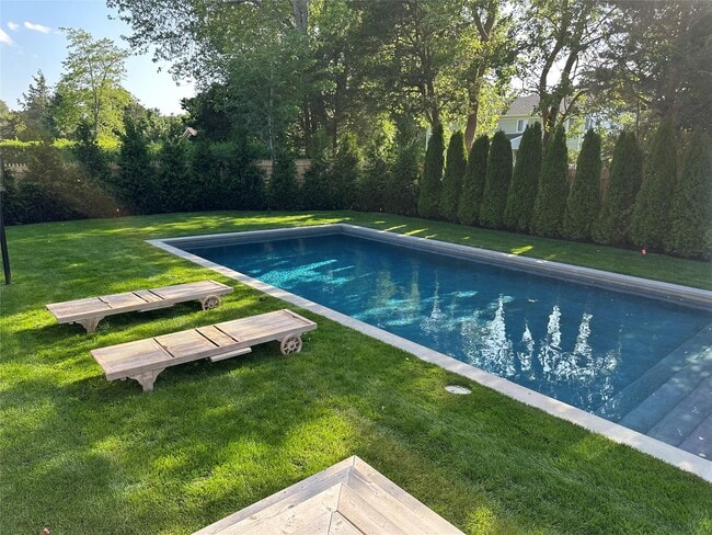 20 Alanson Ln in Hampton Bays, NY - Building Photo - Building Photo