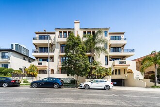 Residential Condominums in Los Angeles, CA - Building Photo - Building Photo