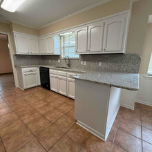 3011 Cavalier Dr in Baton Rouge, LA - Foto de edificio - Building Photo