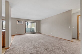 Kaposia Valley in South St. Paul, MN - Foto de edificio - Building Photo