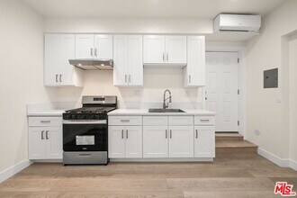 212 S Reeves Dr in Beverly Hills, CA - Building Photo - Building Photo