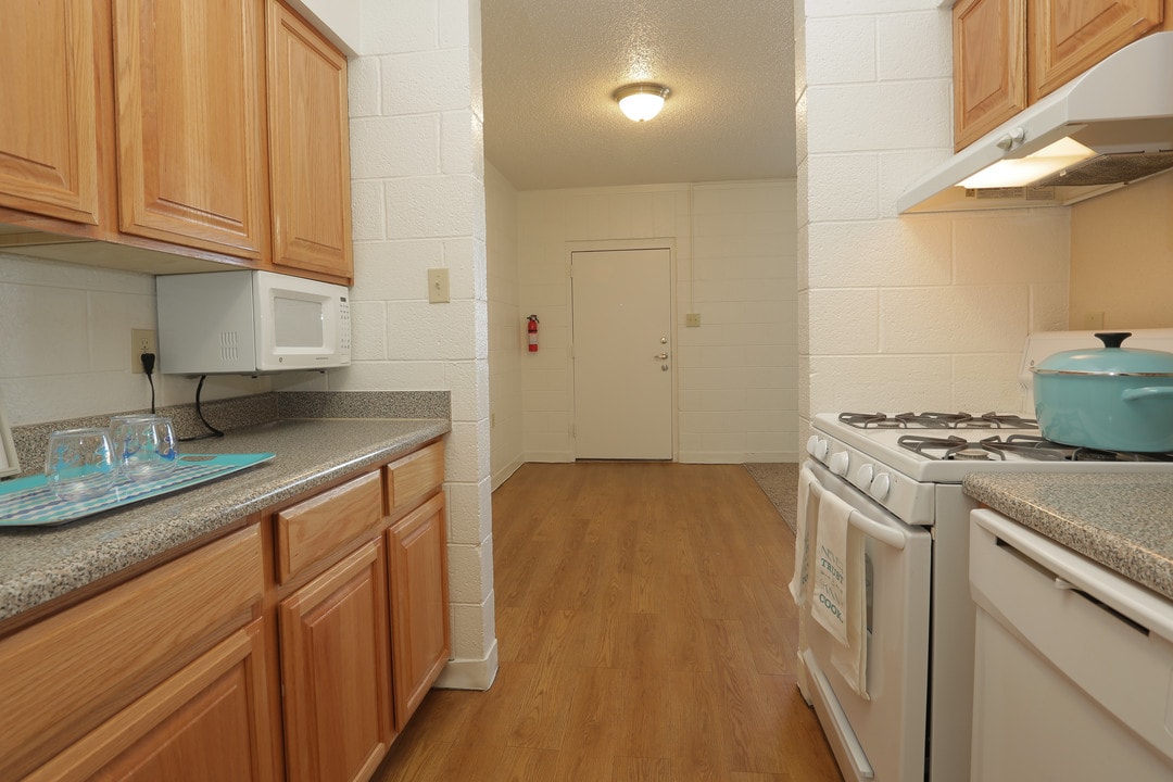Suncrest Apartments in El Paso, TX - Foto de edificio
