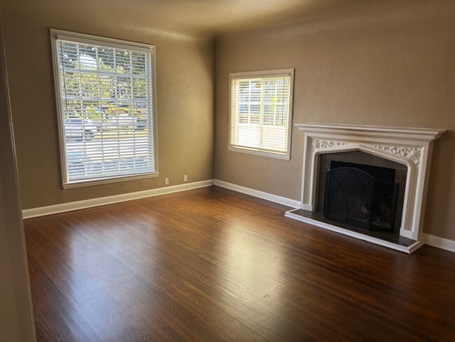 1516 Hillside Dr in Burlingame, CA - Building Photo - Building Photo