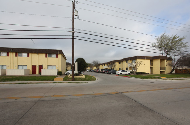 Chivas West Apartments in Irving, TX - Building Photo - Building Photo