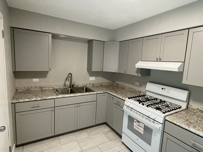 3518 Green Dale Dr, Unit #1 in Rockford, IL - Building Photo - Building Photo