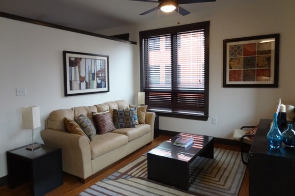 Old Stone at the Masonry in Richmond, VA - Foto de edificio - Interior Photo