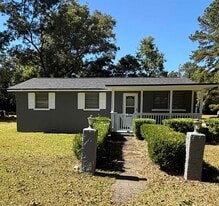 470 Frank Jackson Rd in Quincy, FL - Building Photo