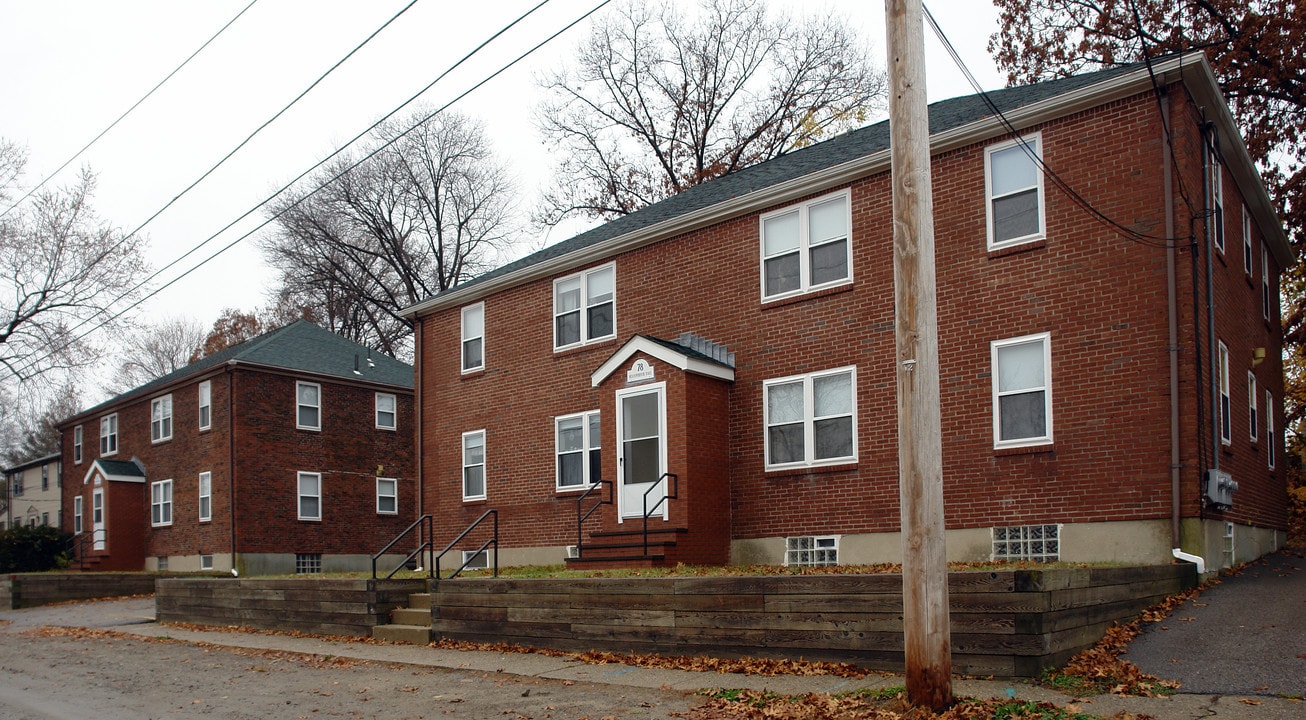 72-78 Meadowbrook Rd in Quincy, MA - Foto de edificio