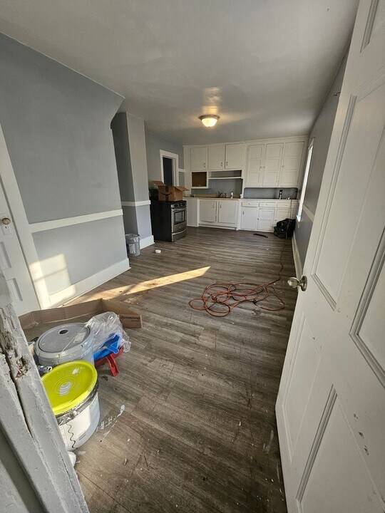 453 W 17th St in Erie, PA - Building Photo
